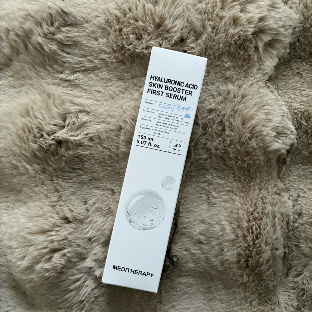 Hyaluronic Acid Skin Booster First Serum - White